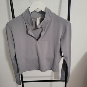 Paragon Fitwear Silver Notched Collar Boxy Crop Top